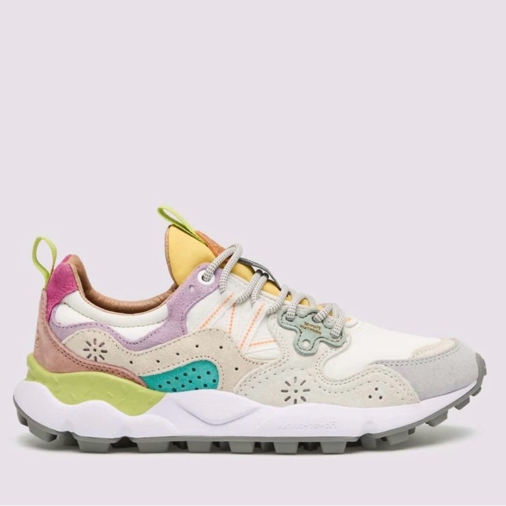NWT Flower Mountain Yamano 3 Sneakers in White-Lilac